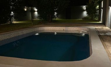 CASA CON QUINCHO Y PILETA