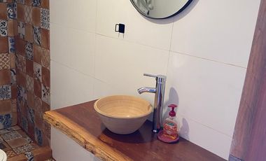 CASA CON QUINCHO Y PILETA