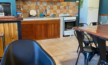 CASA CON QUINCHO Y PILETA