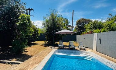 CASA CON QUINCHO Y PILETA