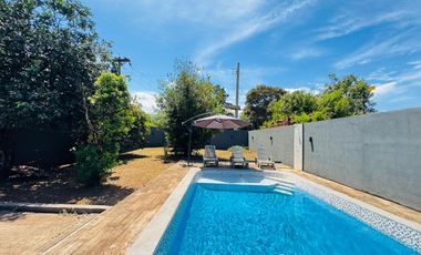 CASA CON QUINCHO Y PILETA