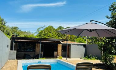 CASA CON QUINCHO Y PILETA