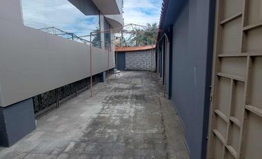 Edificio comercial rentero de venta en Cuenca Ecuador a una cuadra del cementerio Av Huaynacapac