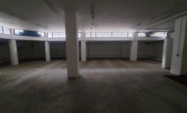 Edificio comercial rentero de venta en Cuenca Ecuador a una cuadra del cementerio Av Huaynacapac