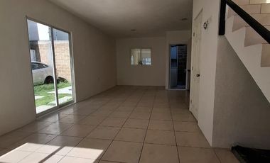 SE RENTA CASA EN FRACCIONAMIENTO CALICATA 2, CUAUTLANCINGO