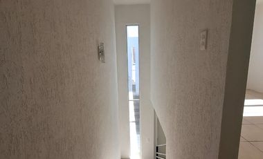 SE RENTA CASA EN FRACCIONAMIENTO CALICATA 2, CUAUTLANCINGO