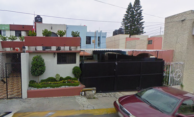 EXCELENTE CASA EN VENTA Y EN OPORTUNIDAD, EN ESTAS GARANTIA NO SE ACEPTAN CREDITOS , UBICADA EN PIRULES ORIENTE 42 ..... ARCOS DEL ALBA 54750	ARCOS DE