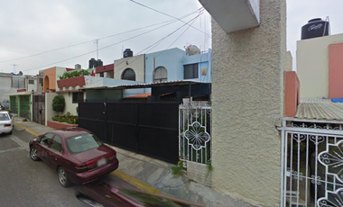 EXCELENTE CASA EN VENTA Y EN OPORTUNIDAD, EN ESTAS GARANTIA NO SE ACEPTAN CREDITOS , UBICADA EN PIRULES ORIENTE 42 ..... ARCOS DEL ALBA 54750	ARCOS DE