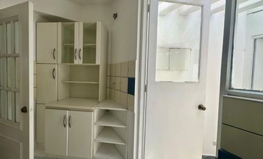 ALQUILO CASA DOS PLANTAS EN SAN ISIDRO