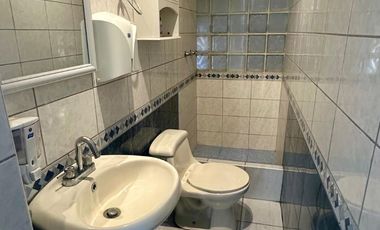 ALQUILO CASA DOS PLANTAS EN SAN ISIDRO