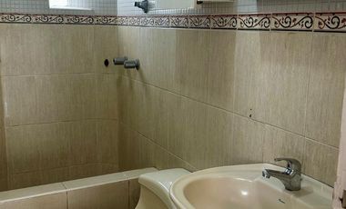 ALQUILO CASA DOS PLANTAS EN SAN ISIDRO