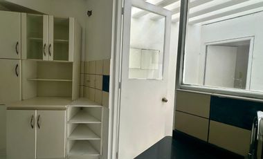 ALQUILO CASA DOS PLANTAS EN SAN ISIDRO