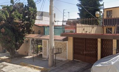 VENTA DE CASA EN TLANEPANTLA COL LOS PIRULES