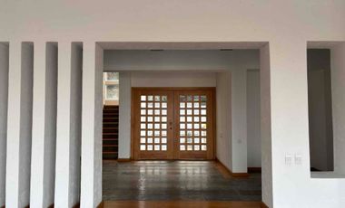 RENTA de Casa en Priv . en esquina Zona  Valle en San Pedro Garza , Garcia NL