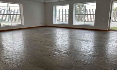 RENTA de Casa en Priv . en esquina Zona  Valle en San Pedro Garza , Garcia NL