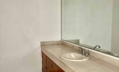 RENTA de Casa en Priv . en esquina Zona  Valle en San Pedro Garza , Garcia NL