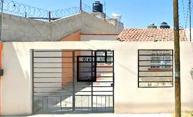 CASA EN VENTA EN RESIDENCIAL ARBOLEDAS, HGO.