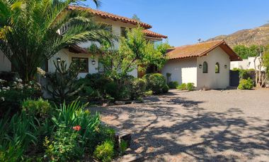 CASA EN CONDOMINIO LAS PIRCAS DE CHICUREO, COLINA (AV. SANTA FILOMENA), 369/1.562 M2, 5D, 4B, SERVICIOS, TERRAZAS, HERMOSO JARDIN, EXCELENTE PISCINA