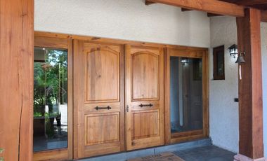 CASA EN CONDOMINIO LAS PIRCAS DE CHICUREO, COLINA (AV. SANTA FILOMENA), 369/1.562 M2, 5D, 4B, SERVICIOS, TERRAZAS, HERMOSO JARDIN, EXCELENTE PISCINA