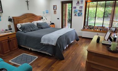 CASA EN CONDOMINIO LAS PIRCAS DE CHICUREO, COLINA (AV. SANTA FILOMENA), 369/1.562 M2, 5D, 4B, SERVICIOS, TERRAZAS, HERMOSO JARDIN, EXCELENTE PISCINA