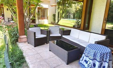 CASA EN CONDOMINIO LAS PIRCAS DE CHICUREO, COLINA (AV. SANTA FILOMENA), 369/1.562 M2, 5D, 4B, SERVICIOS, TERRAZAS, HERMOSO JARDIN, EXCELENTE PISCINA