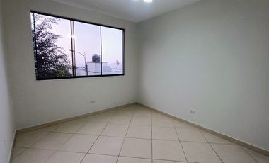 Alquilo Departamento piso 3 La Molina