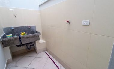 Alquilo Departamento piso 3 La Molina