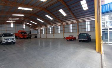 Bodega de alquiler en la Autopista Cuenca Azogues cerca del descanso. Zhullin. Zona estratégica Pisos de alta resistencia