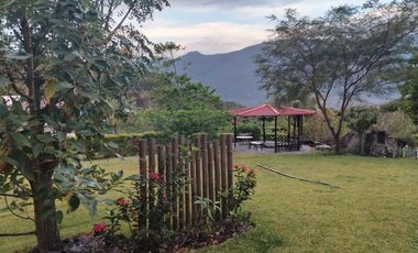 Quinta vacacional con piscina de venta en yunguilla Santa Isabel sector Malapamba a 5 min de la vía principal