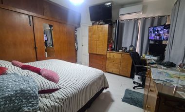 CASA MUY ILUMINADA, IDEAL PARA UNA FAMILIA GRANDE, CON DEPARTAMENTO TIPO LOFT  Y OFICINA INDEPENDIENTES