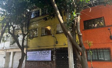 CASA MUY ILUMINADA, IDEAL PARA UNA FAMILIA GRANDE, CON DEPARTAMENTO TIPO LOFT  Y OFICINA INDEPENDIENTES