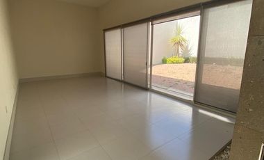 CASA EN RENTA EN CAÑADA DEL REFUGIO SUR