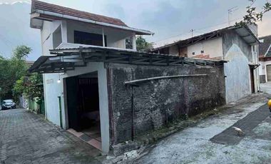 Dijual Murah Rumah 2 Lantai Belakang Hotel Hyatt Jalan Palagan Yogyakarta