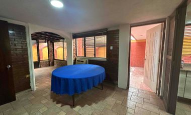 Casa en renta para oficinas, Clínicas, restaurante, excelente ubicación,