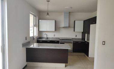 CASA DE 4 RECAMARAS REAL DEL CARMEN ZONA REAL ZAPOPAN