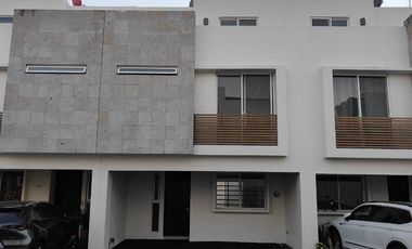 CASA DE 4 RECAMARAS REAL DEL CARMEN ZONA REAL ZAPOPAN