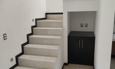 CASA DE 4 RECAMARAS REAL DEL CARMEN ZONA REAL ZAPOPAN