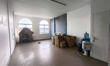 Di Sewakan Ruko Colosseum di Green Lake City - (UMI070)