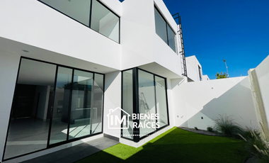 CASA EN VENTA EN LOMAS PUNTA DEL ESTE