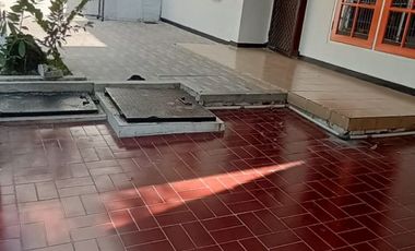 Sewa Rumah 1,5LT, Gress Siap Huni, row jalan lebar, lokasi strategis