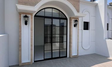 DISEWAKAN RUMAH CLUSTER BARU BUKIT NIRMALA PIK 2