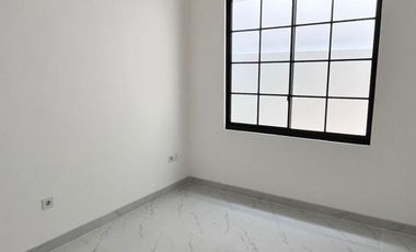 DISEWAKAN RUMAH CLUSTER BARU BUKIT NIRMALA PIK 2