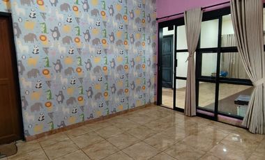 Dijual Cepat Rumah 2 Lantai Lokasi Strategis Di Cinere Depok