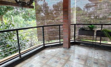 Dijual Cepat Rumah 2 Lantai Lokasi Strategis Di Cinere Depok