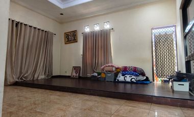 Dijual Cepat Rumah 2 Lantai Lokasi Strategis Di Cinere Depok