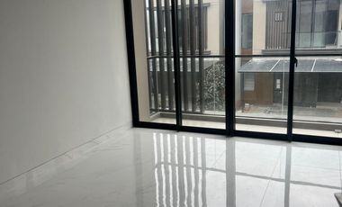 Sewa Rumah Kuningan Village PIK 2 Ukuran 8x15 – Hunian Nyaman & Strategis!