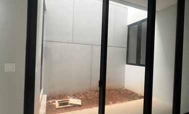 Sewa Rumah Kuningan Village PIK 2 Ukuran 8x15 – Hunian Nyaman & Strategis!