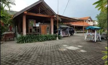 Rumah Bangunan Lama Dharmahusada