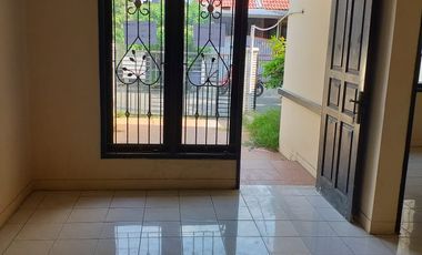 DISEWAKAN / DIJUAL RUMAH DI PERUM DUTA BUMI 3 HARAPAN INDAH BEKASI