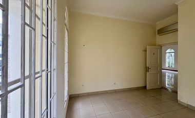 Rumah Hoek Mewah Flamboyan Golf PIK 15x23 5+1KT SHM